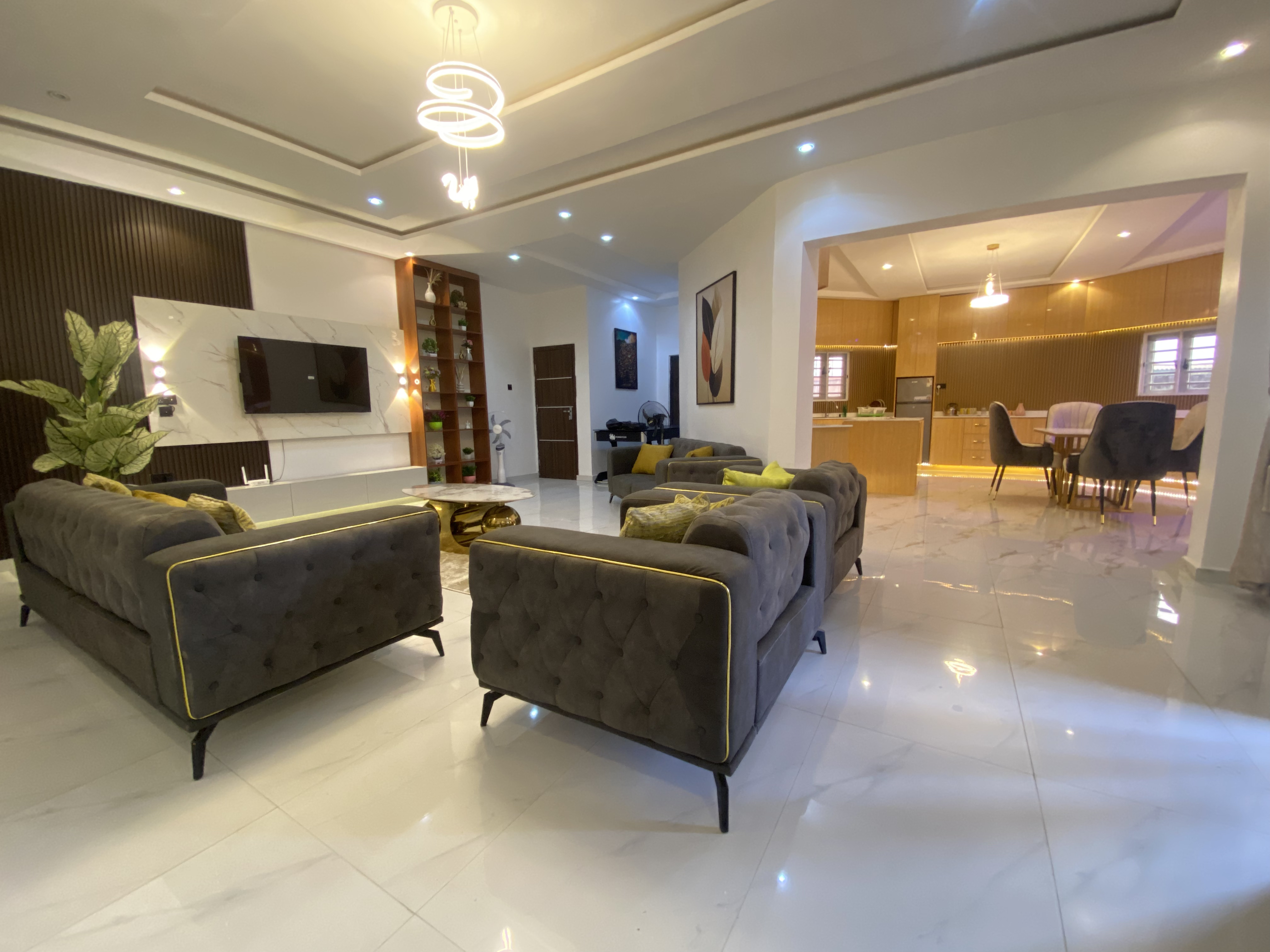 The Obsidian Suite — view 1