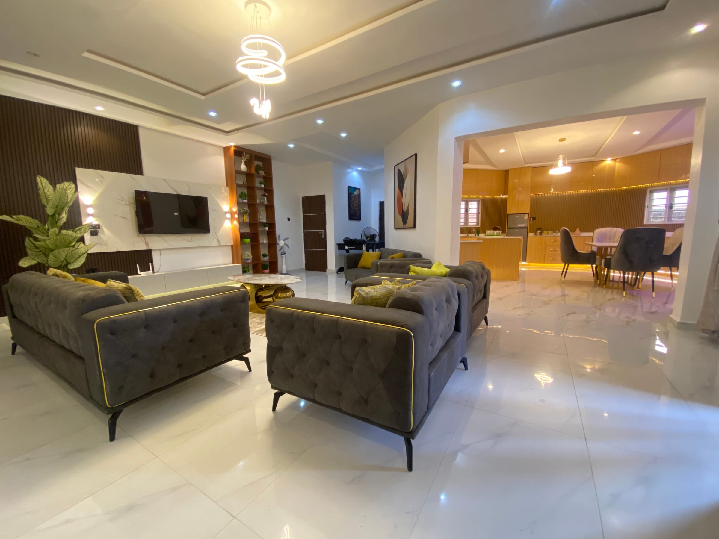The Obsidian Suite — view 1