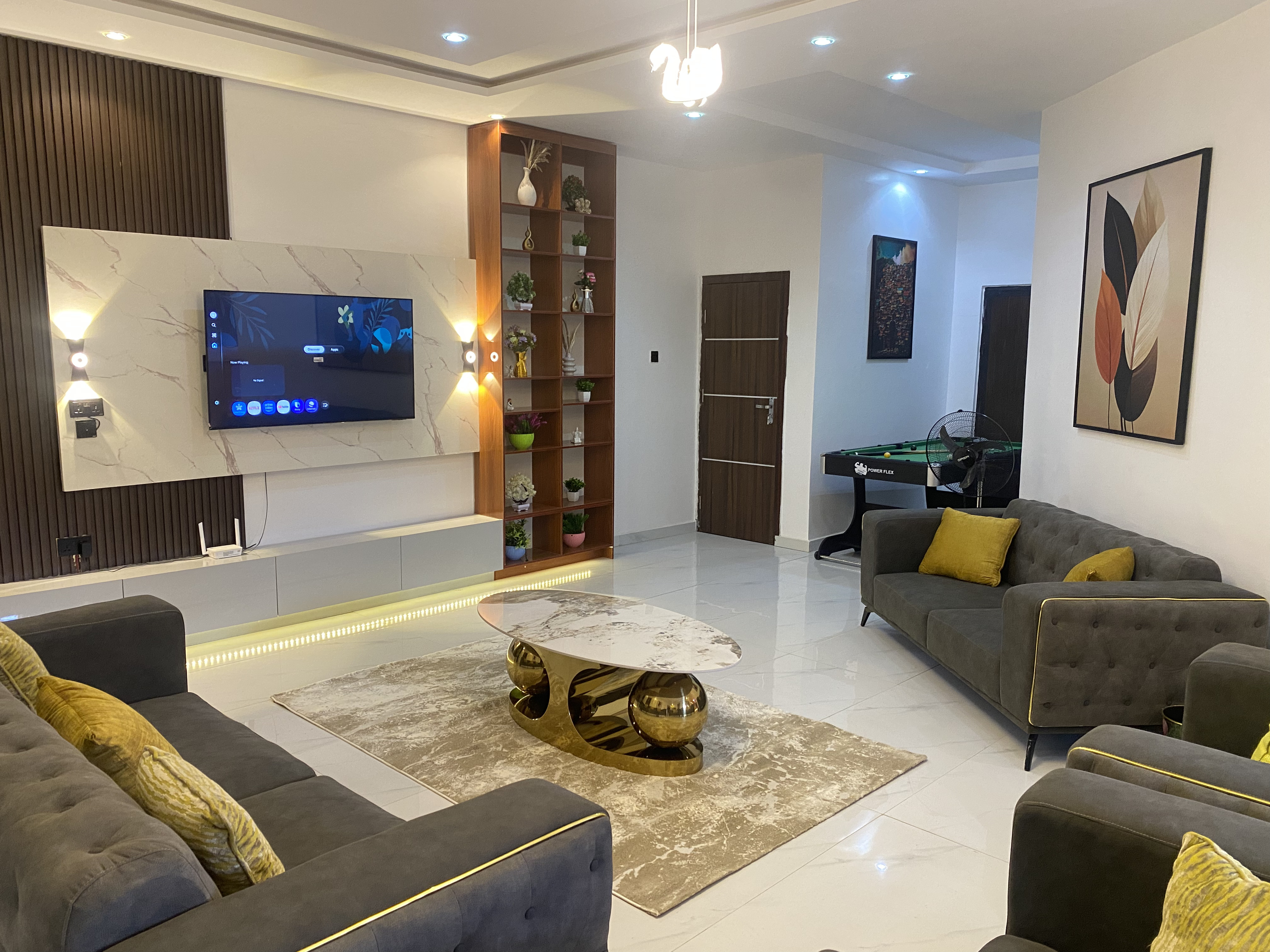 Obsidian Suite expansive interior